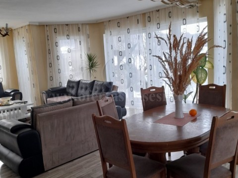 Shes shtëpin 150m2 / Prishtine