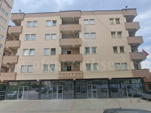 Jap me qira lokalin 260m2 kat perdhes / Fushe Kosove