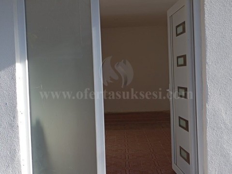 Jap me qira lokalin-ZYREN 27m2 kati perdhes / Prishtine