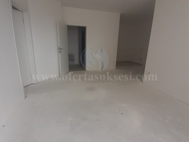 Shes banesen 80m2 kati i -VII- / Fushe Kosove