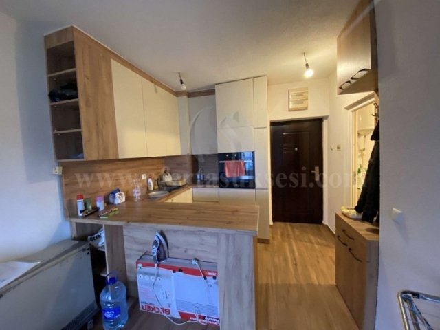 Jap me qira banesen/garsonien 35m2 kati i -I- / Prishtine