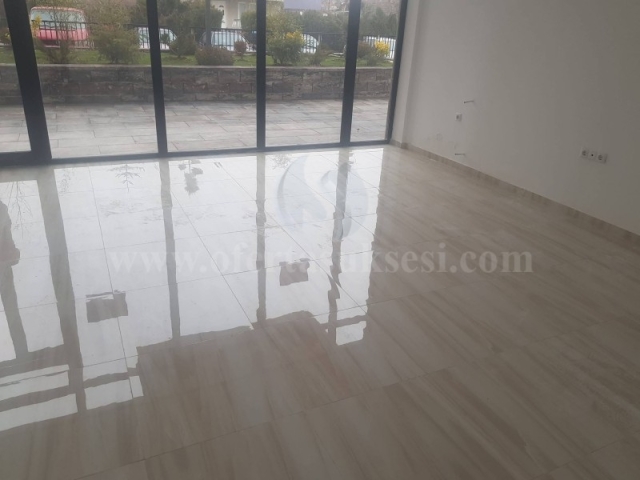 Shes lokalin 35m2 kati perdhes/Fushe Kosove