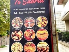 Ofroj pune per 2 kamarier