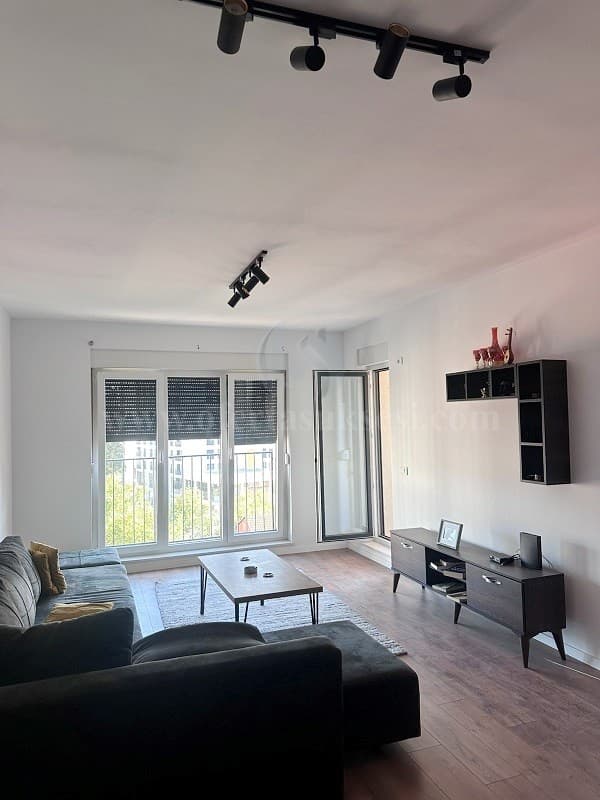 Jap me qira banesen 83m2 kati i -V- / Prishtine — fotografia 1