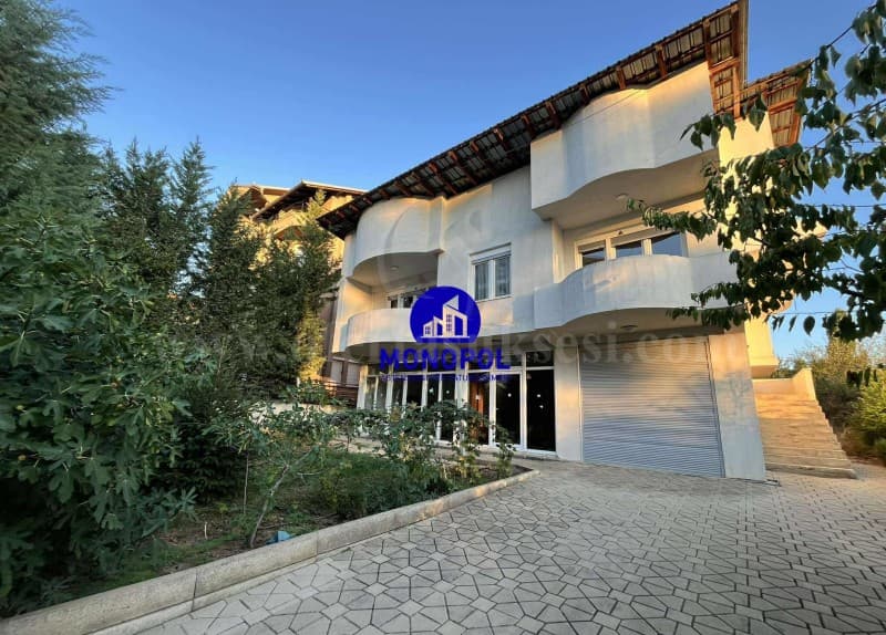 Jap me qira shtepin-zyren dy kateshe 150m2/Prishtine — fotografia 1