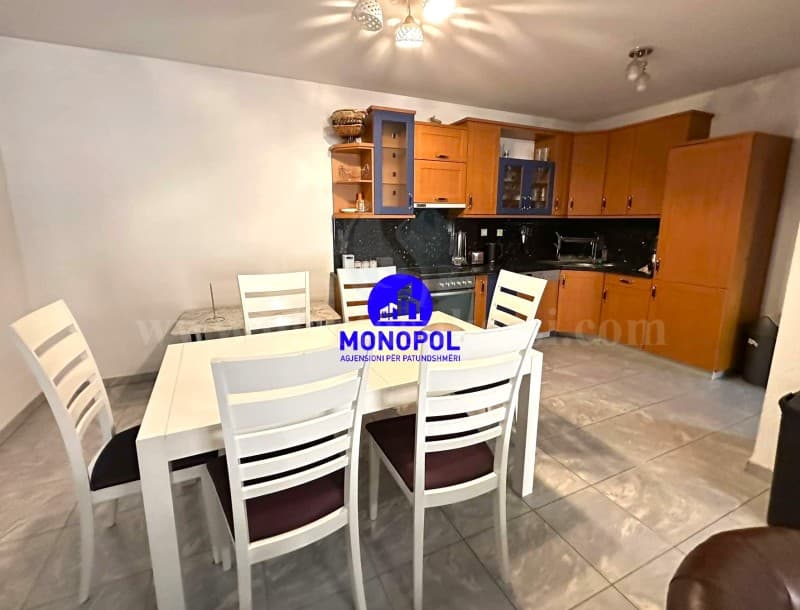 Jap me qira shtepin dy katshe 200m2 / Prishtine — fotografia 2