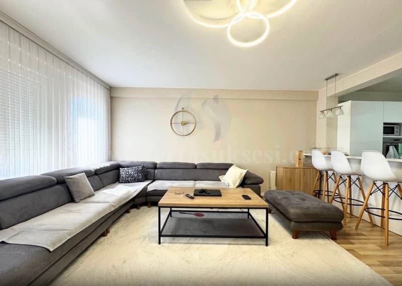 Shes banesen 107m2 kati i -VII- / Prishtine — fotografia 1