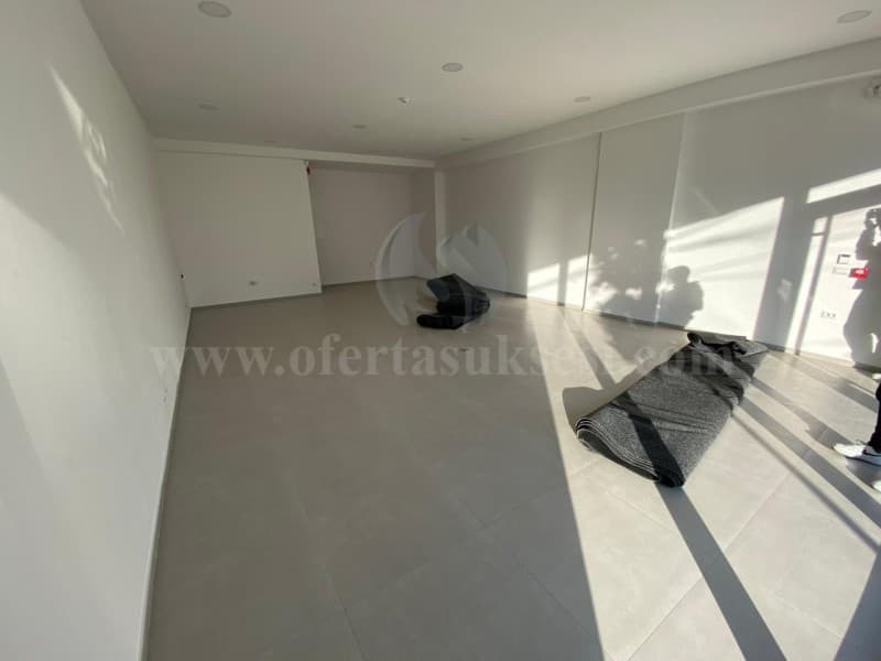 Jap me qira lokalin 70m2 kati i perdhese / Prishtine — fotografia 5