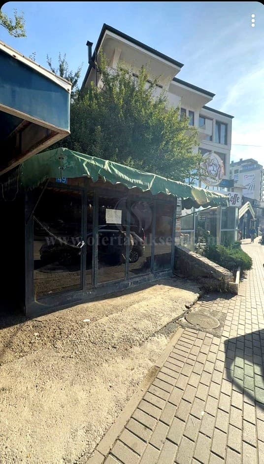Jap me qira lokalin-kiosken/Prishtine — fotografia 1