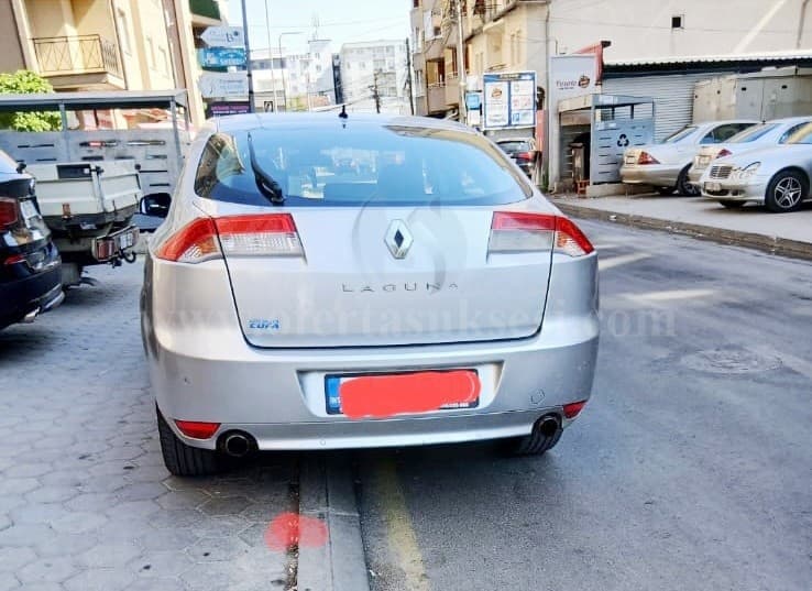 Shes Renault Laguna — fotografia 2