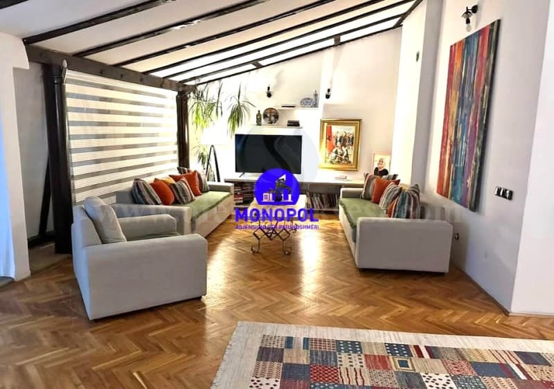 Jap me qira shtepin 220m2 dy kateshe / Prishtine — fotografia 1