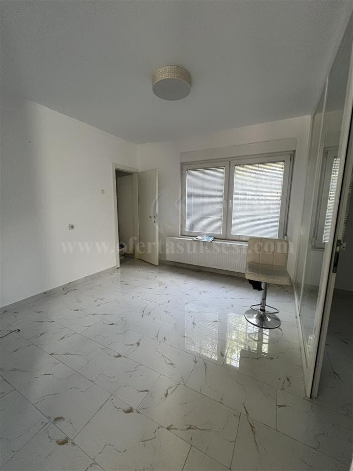 Jap me qira banesen-zyren 40m2 kati perdhes /Prishtine — fotografia 3