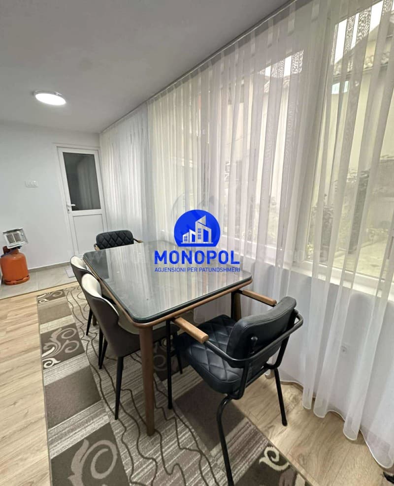 Jap me qira shtepin nje katshe 100m2 / Prishtine — fotografia 2