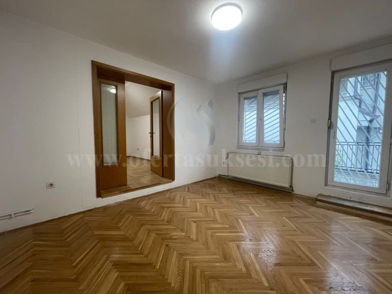 Jap me qira shtepin-zyre 400m2 dy kateshe me 2 ari oborr/Prishtine — fotografia 7