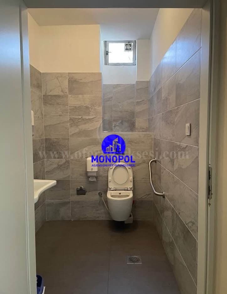 Jap me qira lokalin 100m2 kati perdhes+100bodrum / Prishtine — fotografia 7