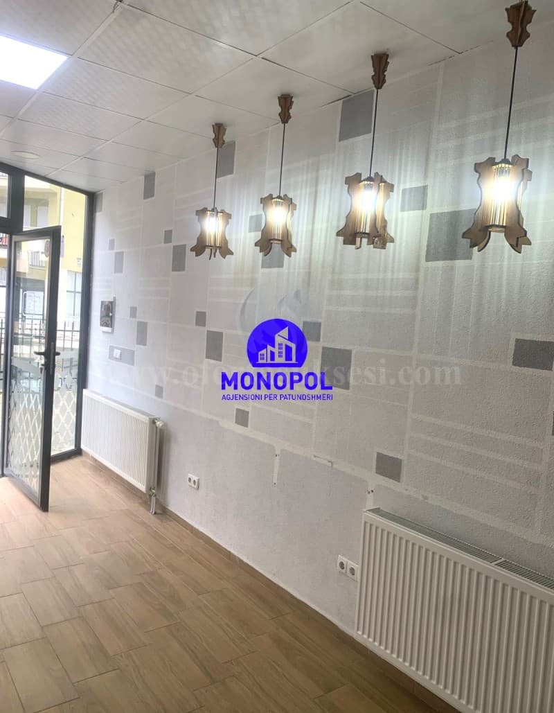 Jap me qira lokalin 20m2 kati perdhes/Prishtine — fotografia 3