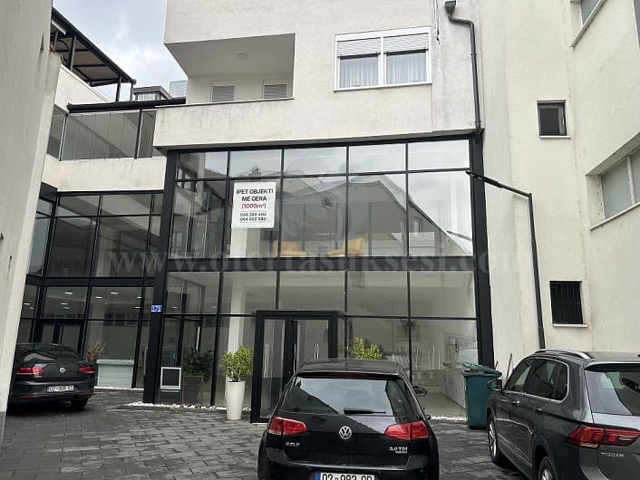 Jap me qira lokalin 1000m2 kati perdhes/Mitrovice — fotografia 1