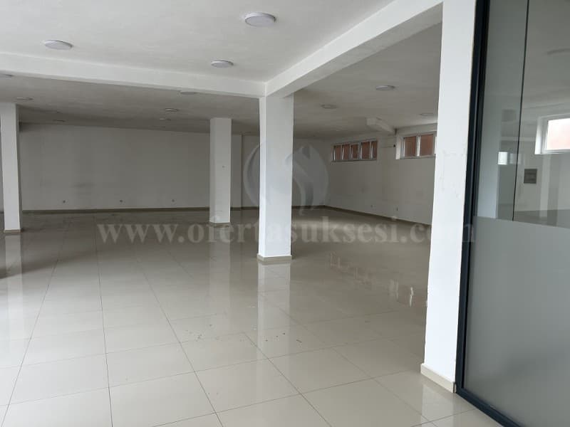 Jap me qira lokalin 1000m2 kati perdhes/Mitrovice — fotografia 6