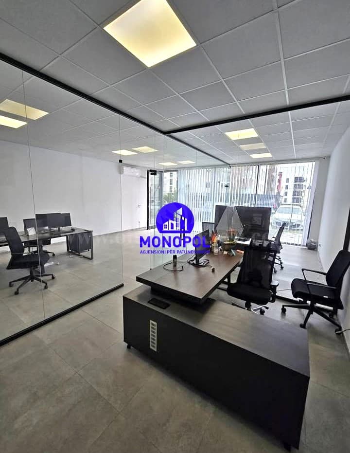 Jap me qira lokalin 81m2 kati perdhes/Prishtine — fotografia 1