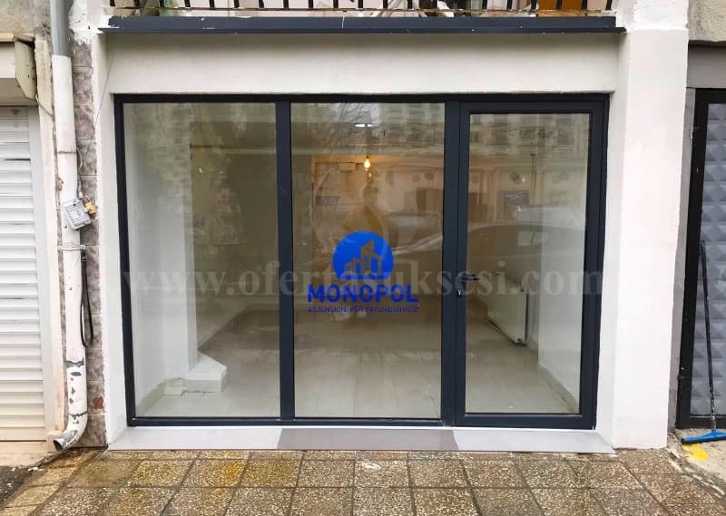 Jap me qira lokalin 20m2 kati perdhes / Prishtine — fotografia 1