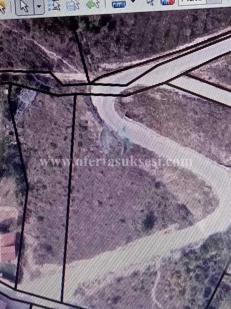 Shes 10.47 ari truall / Prishtine — fotografia 3