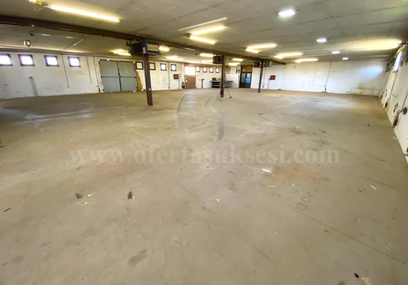 Jap me qira objektin 420m2 + 80m2 zyre, 50m23 plato/Prishtine — fotografia 1