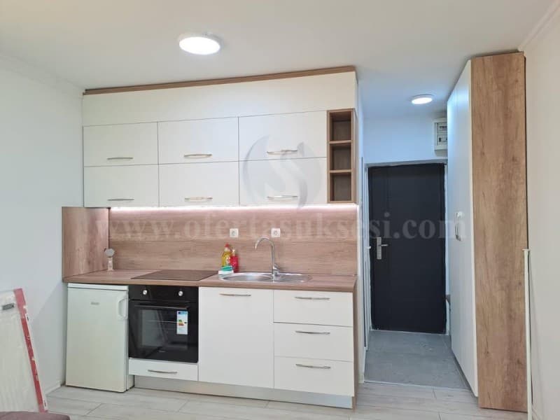 Jap me qira garsonieren 27m2 kati i -V-/Prishtine — fotografia 3