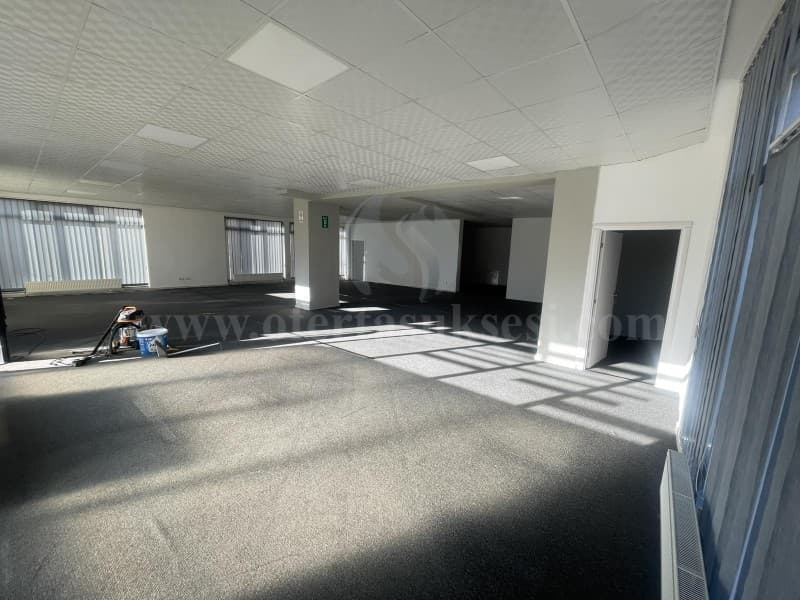 Jap me qira lokalin 250m2 kati i -I- / Prishtine — fotografia 2