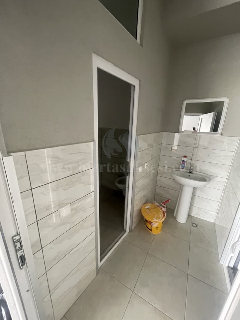 Jap me qira lokalin 250m2 kati i -I- / Prishtine — fotografia 4