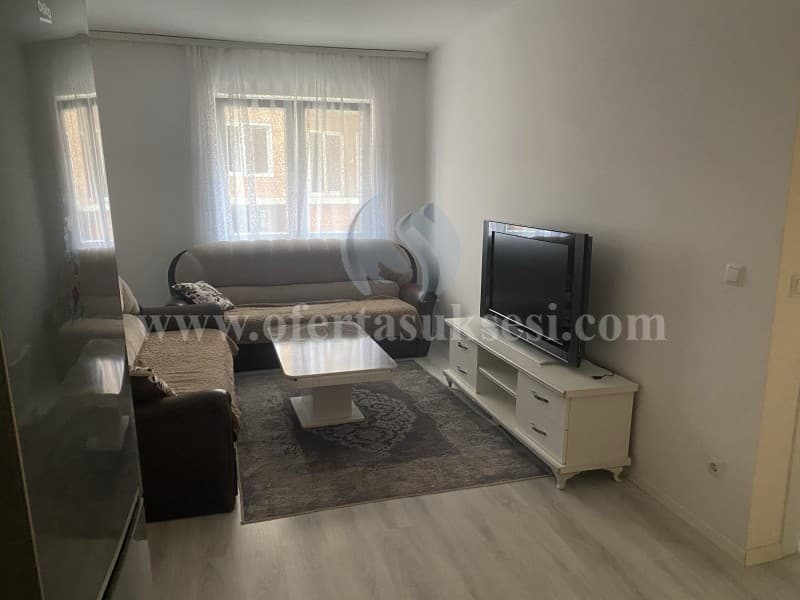 Shes banesen 50m2 kati i -II-/Fushe Kosove — fotografia 3