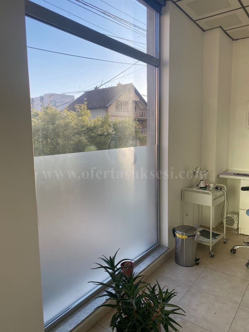 Shes lokalin 50m2 kati i -I- / Prishtine — fotografia 1