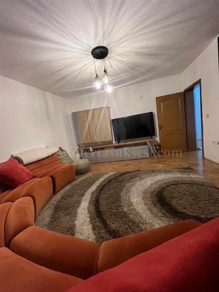 Jap me qira katin e shtepis 100m2 kati i -II-/Prishtine — fotografia 2