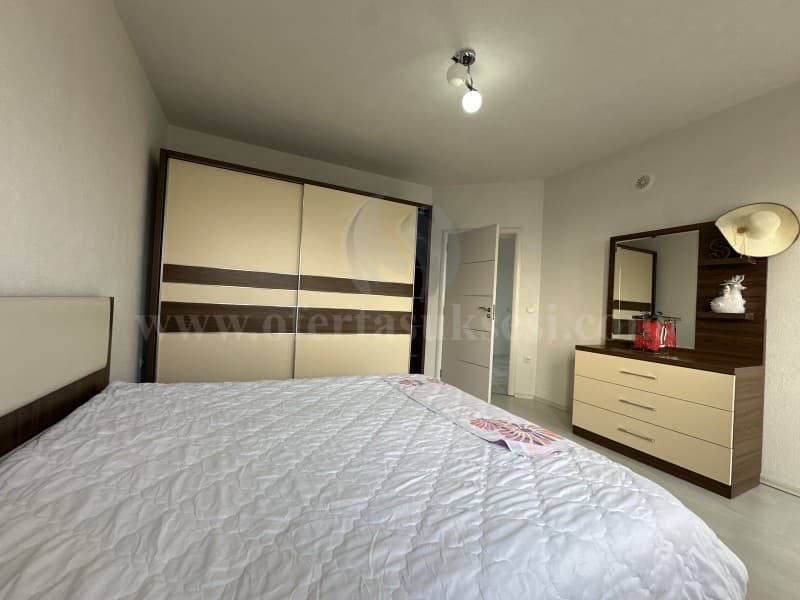 Shes shtepin 270m2 me 30 ari oborr / Kastriot — fotografia 5