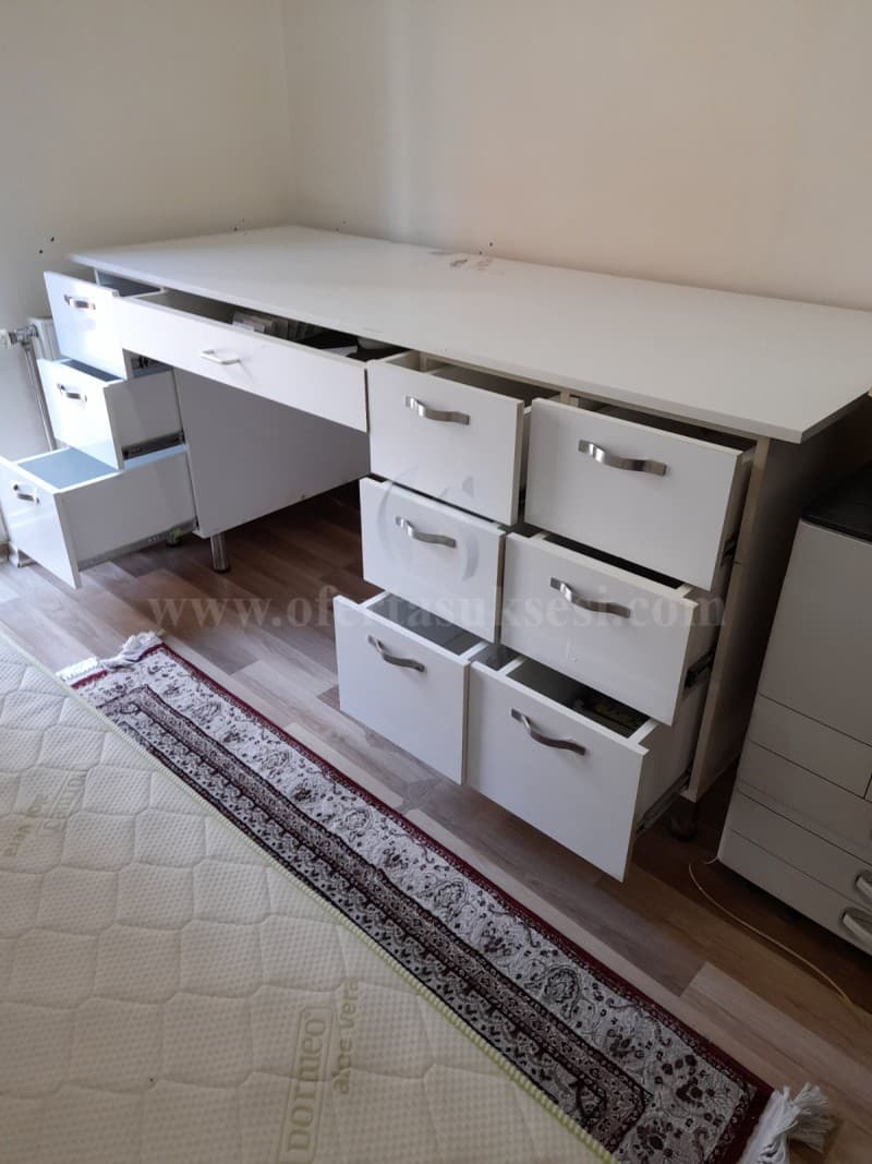 Shes Tavolin pune — fotografia 2