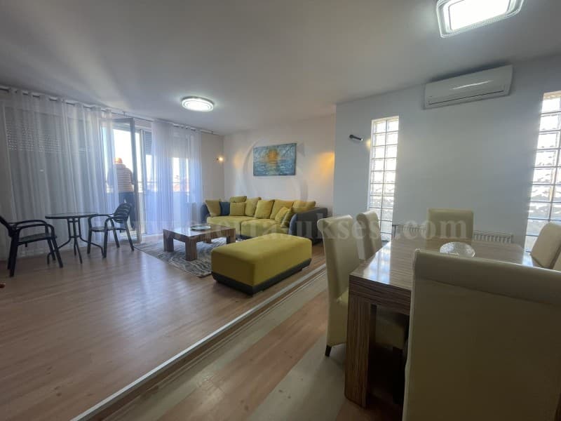 Jap me qira banesen-penthose 110m2 kati i -VII-/Prishtine — fotografia 2