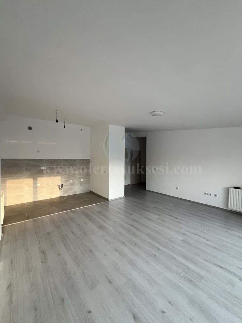 Jap me qira banesen-ZYREN 97.8m2 kati i -IX- / Ferizaj — fotografia 2