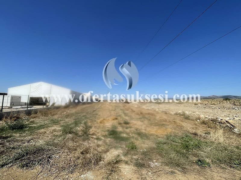 Shes 63 ari truall rruges kryesore Prishtine-Ferizaj — fotografia 1