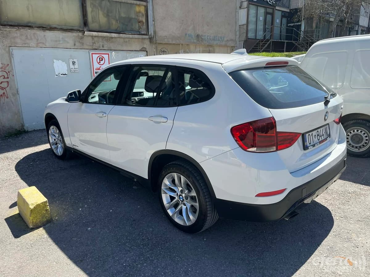 Shes BMW X1 2.0 — fotografia 3