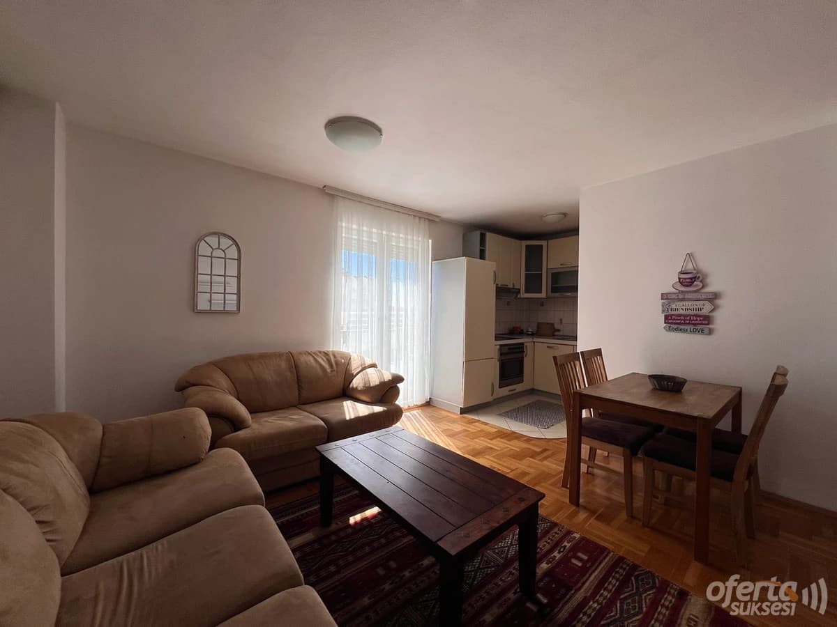 Jap me qira penthouse-banesen 85m2+50m2 kati i -VIII- / Prishtinë — fotografia 3