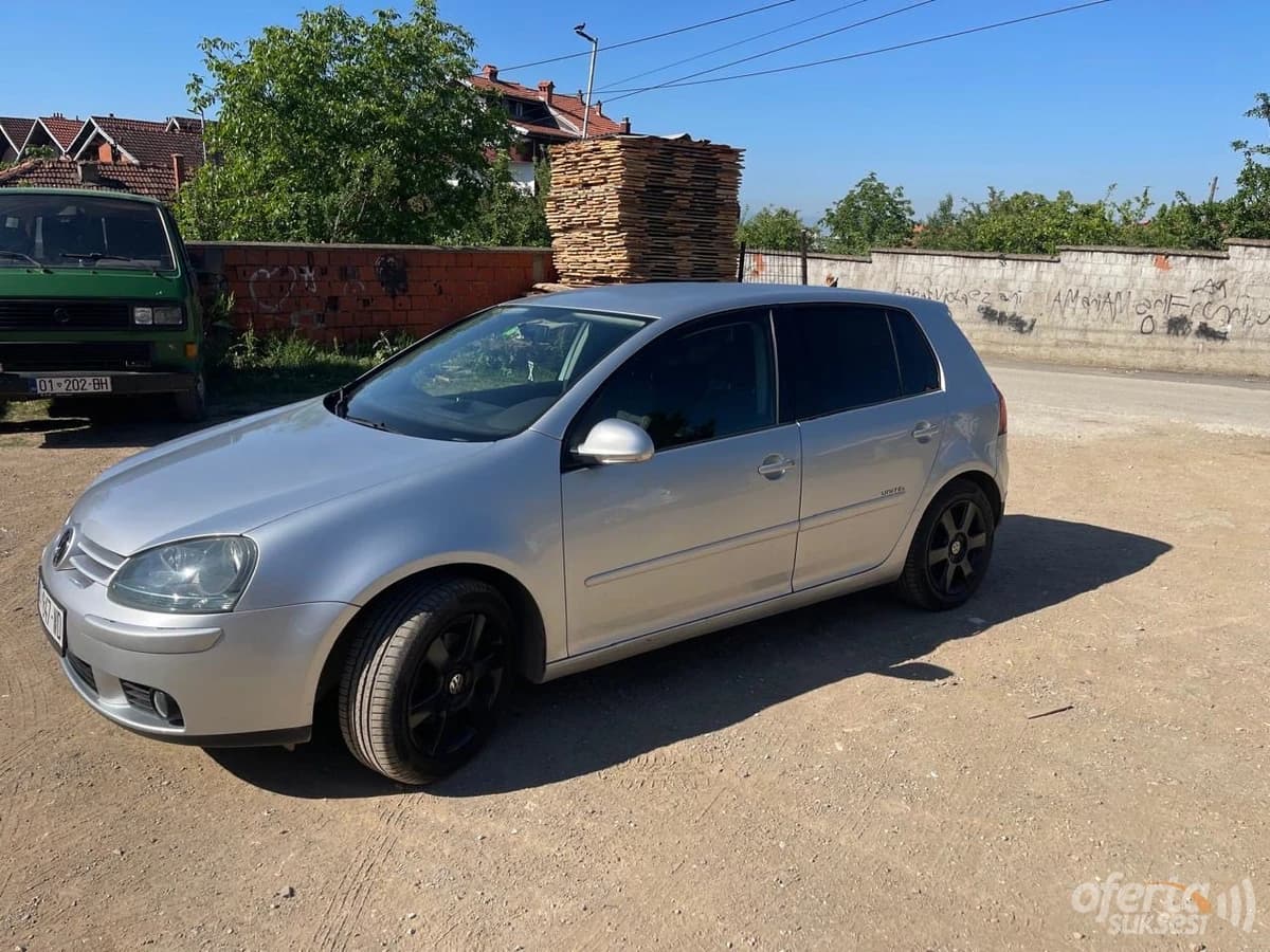 Shes VW Golf 5 – 1.9 TDI (4x4) — fotografia 1