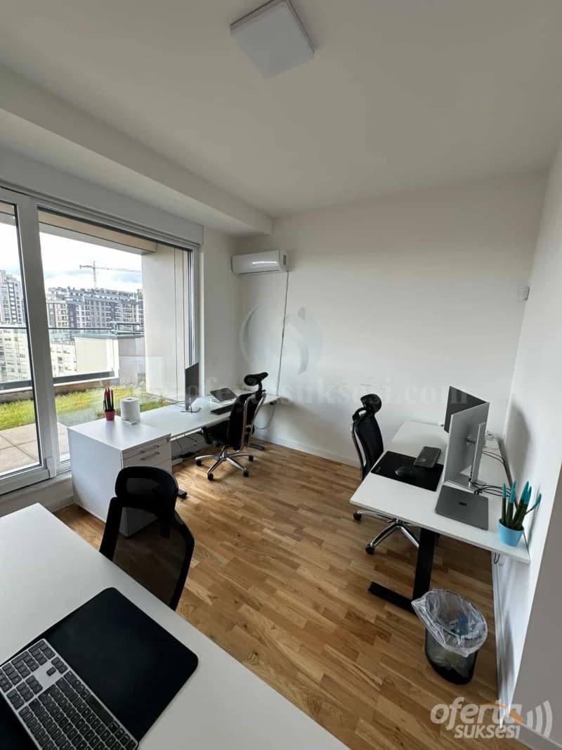 Jap me qira banesen/zyren 30m2 kati i -XI-/Prishtine — fotografia 1