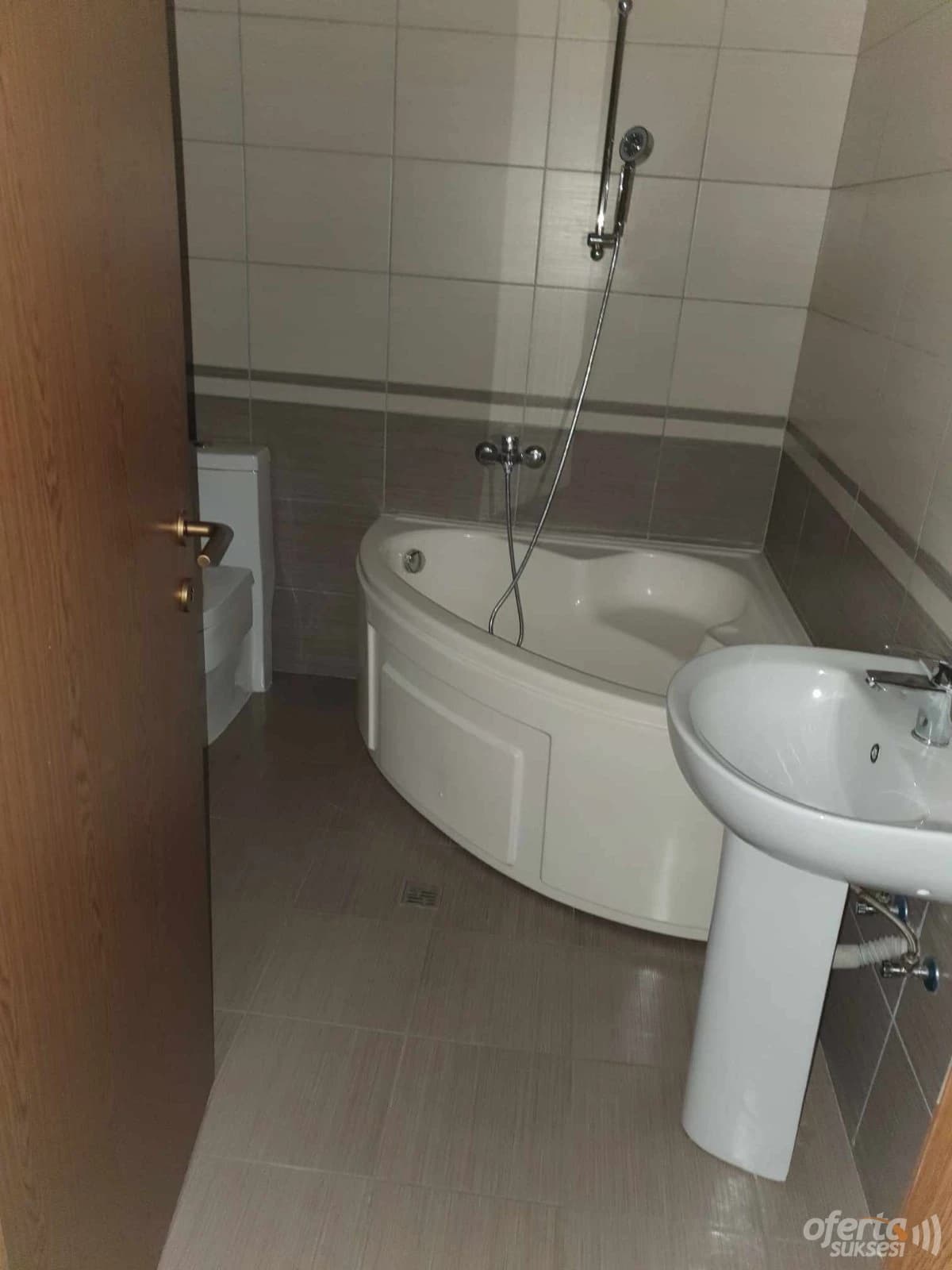 Jap me qira banesen 75m2 kati i -III-/Prishtine — fotografia 5