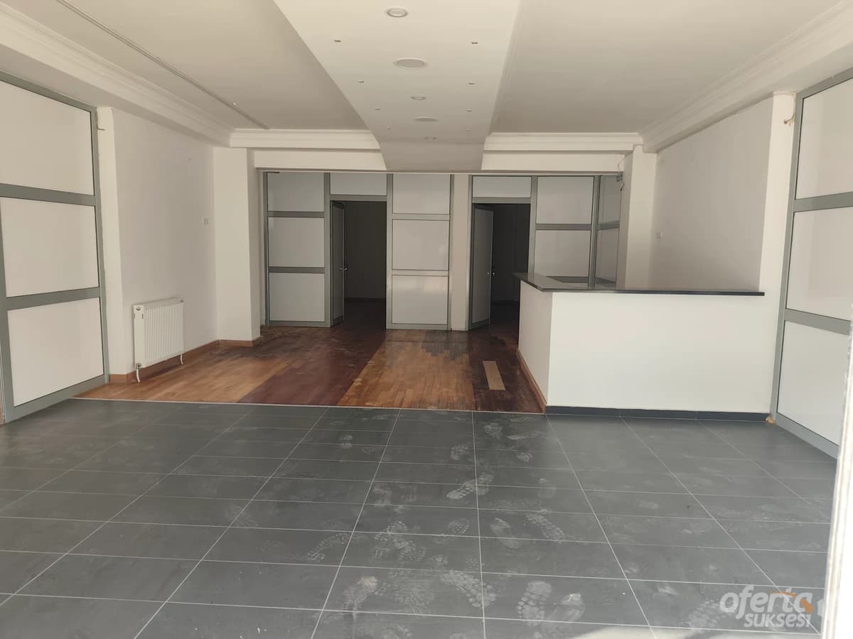 Jap me qira lokal 240m2 kati përdhes/Prishtinë — fotografia 1