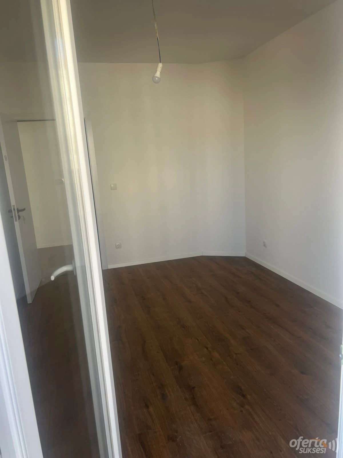 Jap me qira banesën 88m2 kati i -IV- / Fushë Kosovë — fotografia 3