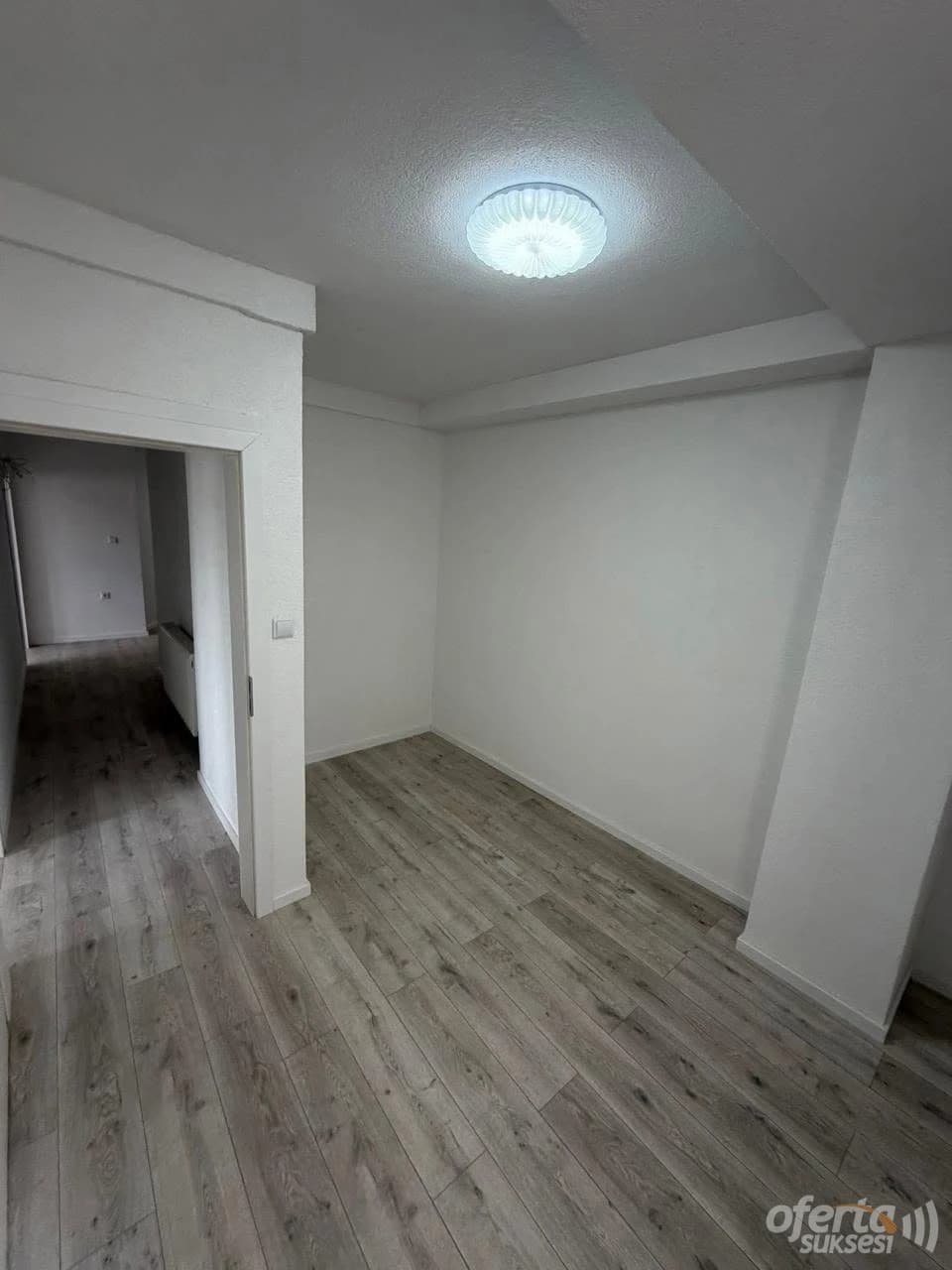 Jepet me qira banesa e saporinovuar në qendër të Prishtinës — fotografia 2