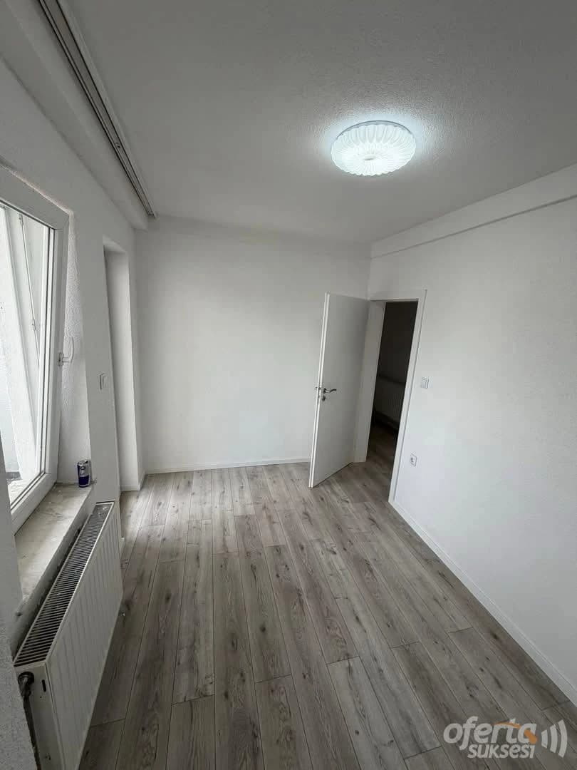 Jepet me qira banesa e saporinovuar në qendër të Prishtinës — fotografia 3
