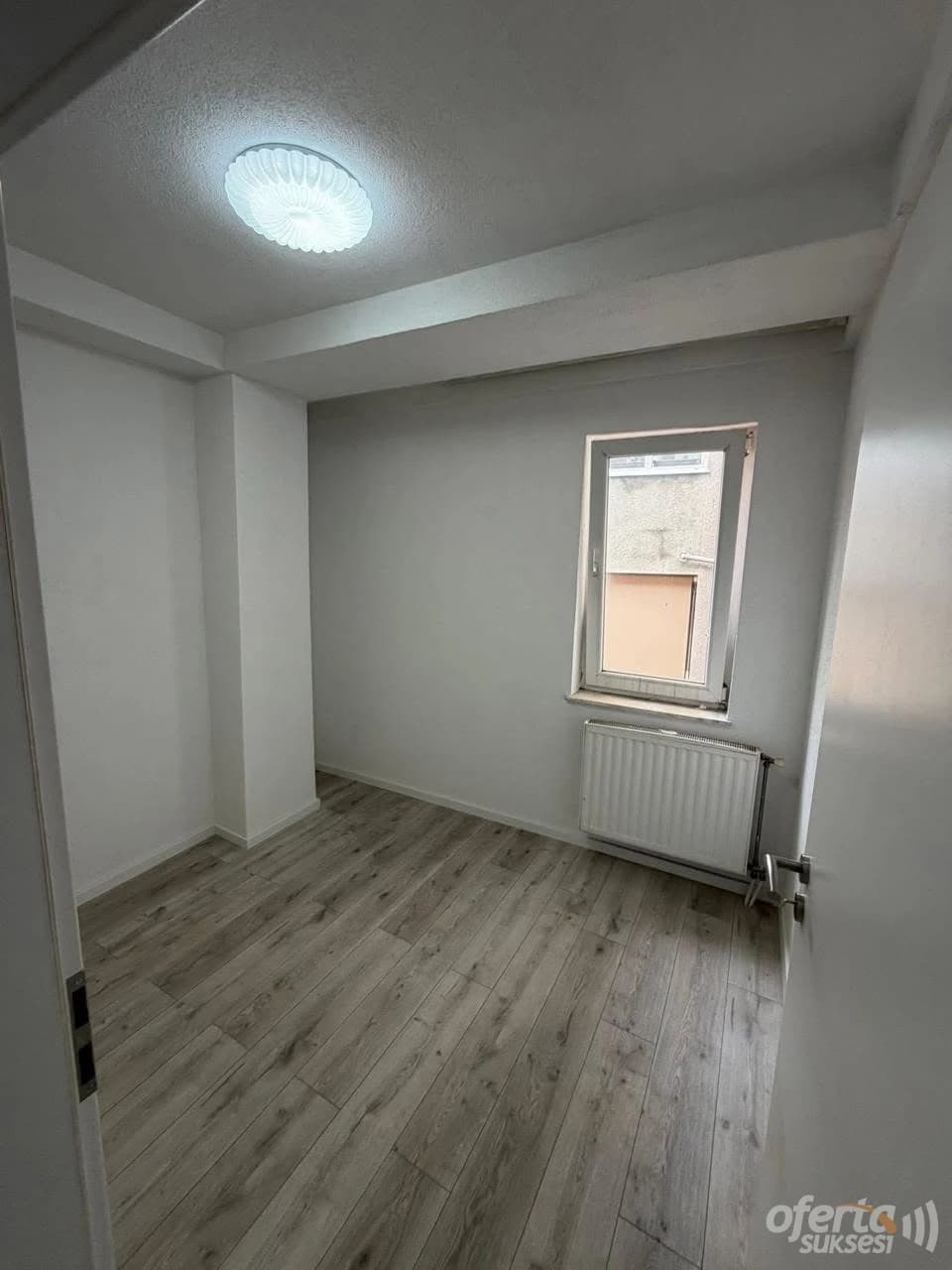 Jepet me qira banesa e saporinovuar në qendër të Prishtinës — fotografia 4