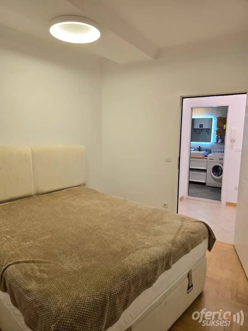 Banesë në shitje në qendër të Prishtinës, pranë Hotel Sirius, në rrugën Tringë Smajli. — fotografia 3