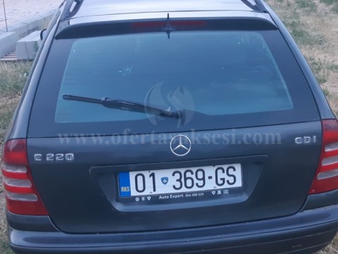 Shes Mercedes benzin C220,