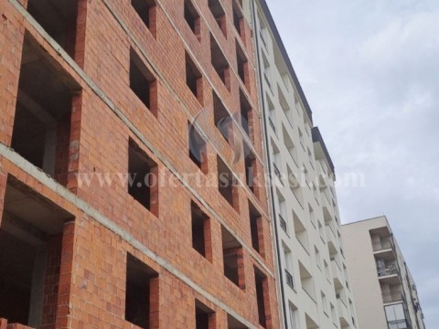 Shes banesen 88.25m2 kati i -VIII- /Fushe Kosove  630€/m²